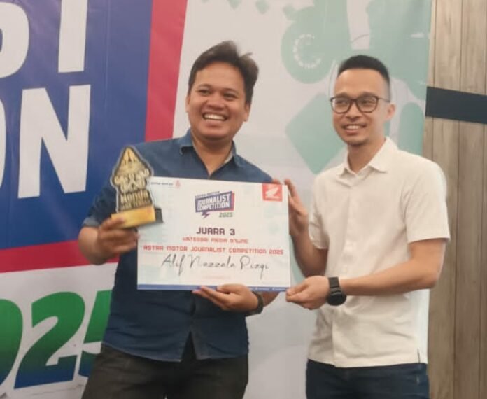 Wartawan Jatengnews.id Alif Nazzala Rizqi Raih Juara 3 Astra Motor Jateng Journalist Competition. (Foto : Dok JN)