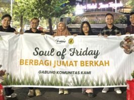 Kegiatan berbagi Jum’at Berkah komunitas “Soul of Friday”