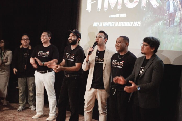 Raffi Ahmad dan pemeran film Timur, Iko Uwais bertemu penonton lewat Meet and Greet Nonton Bareng yang digelar di Tentrem Mall XXI Semarang pada 13 Desember 2025. (Foto : Dok Film Timur)