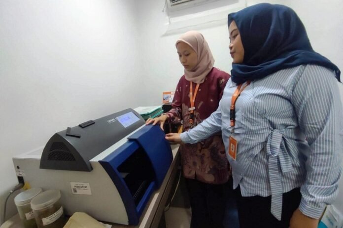 Alat TLC Universitas Telogorejo