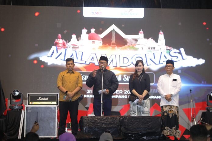 Doa Bersama Lintas Agama sebagai wujud empati dan solidaritas terhadap korban bencana alam di sejumlah wilayah di Sumatera dan Aceh. Kegiatan yang berlangsung di Lapangan Pancasila Simpang Lima, Rabu (31/12/2025). (Foto : Dok Pemkot Semarang)