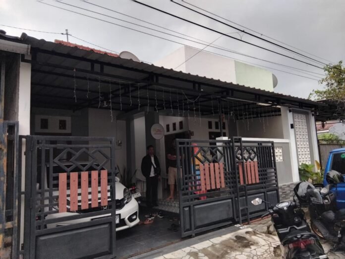 Rumah korban yang berada di Perumahan Kahuripan 3, Desa Jati Kecamatan Jaten, Kabupaten Karanganyar. (Foto : Iwan)