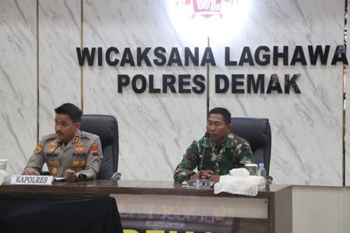 Polres Demak menggelar Rapat Koordinasi Lintas Sektoral pengamanan Liga 4 Jawa Tengah bersama instansi terkait dan perwakilan PSD Demak, Selasa (27/1/2026), guna memastikan pertandingan berjalan aman, tertib, dan kondusif. (Foto:Sam)