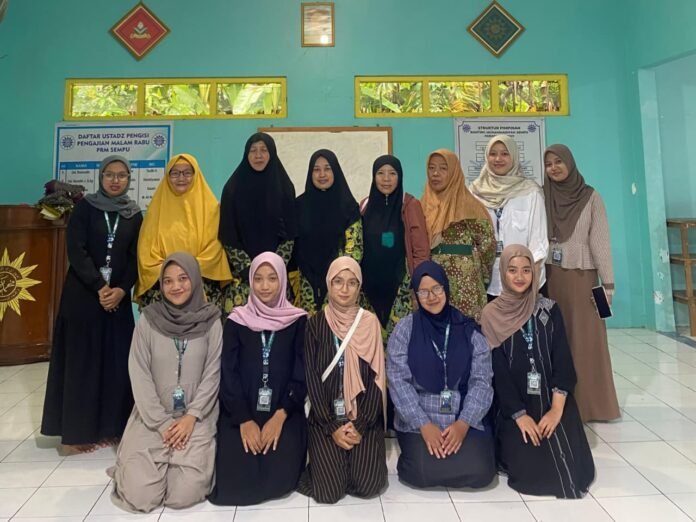 Mahasiswa KKN MIT-21 Posko 1 UIN Walisongo mengisi kultum