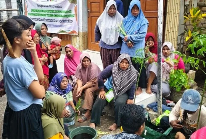 Perempuan Nelayan Bahari Demak
