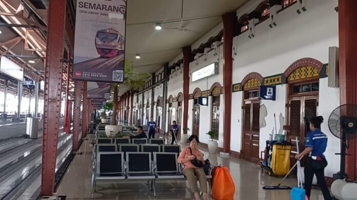 Kereta Api Semarang Dibatalkan