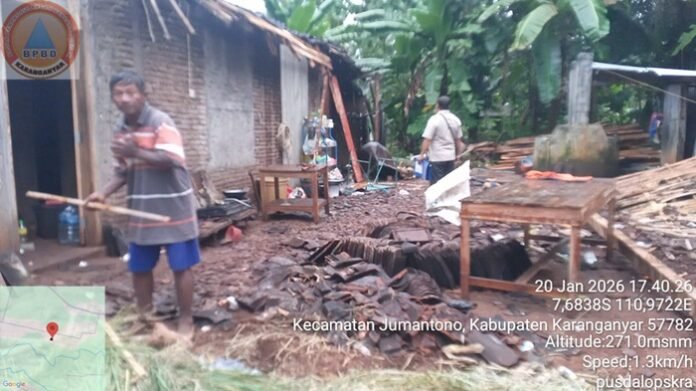 rumah ambruk di karanganyar
