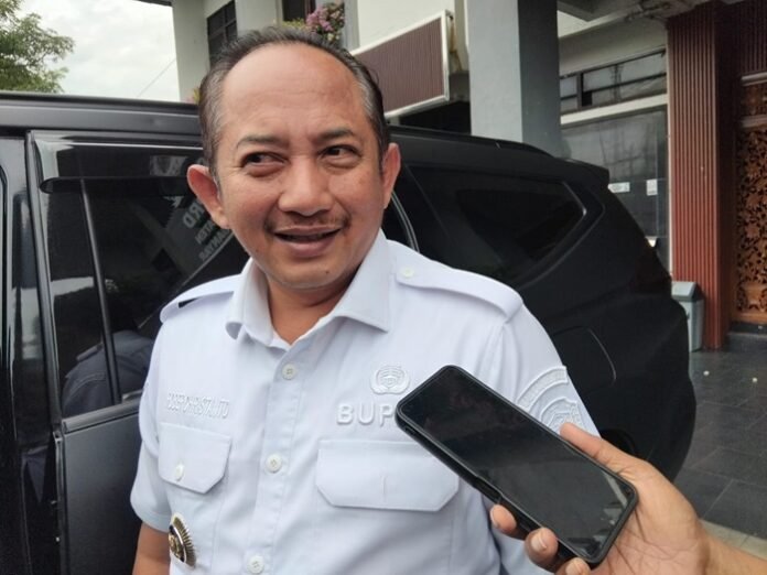 Bupati Karanganyar Riber Christanto