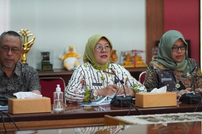 Kepala Dinas Penanaman Modal dan Pelayanan Terpadu Satu Pintu (DPMPTSP) Jawa Tengah, Sakina Rosellasari