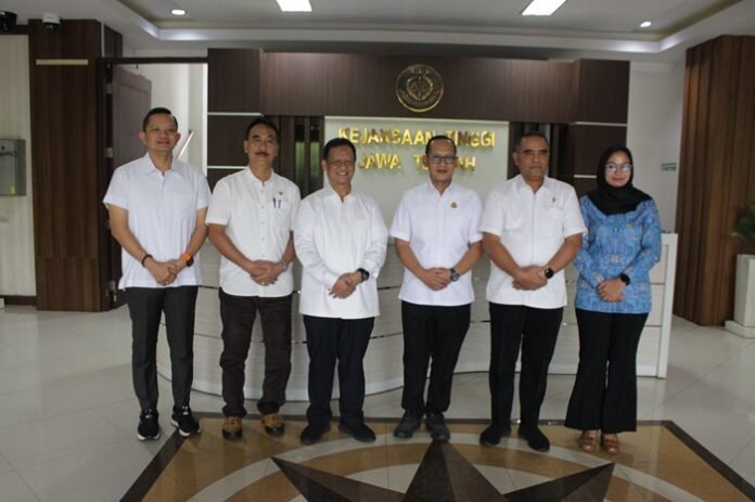 Kajati Jateng ketika menerima audiensi pengurus KONI Jateng