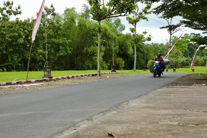 Jalan mulus di Desa Kaliwedi Sragen