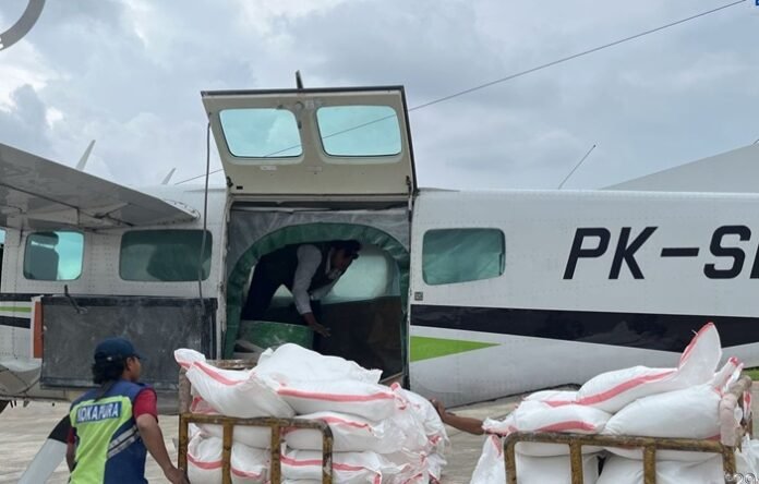 Pesawat yang akan lakukan penyemaian di Perairan Utara Jawa Tengah