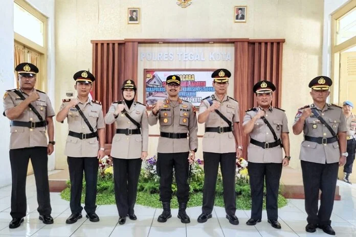 Kapolres Tegal ketika sertijab