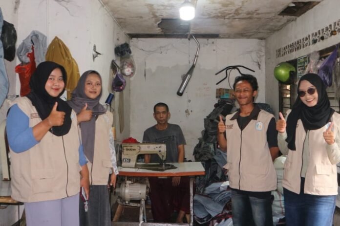 KKN UIN Walisongo kunjungi UMKM jeans