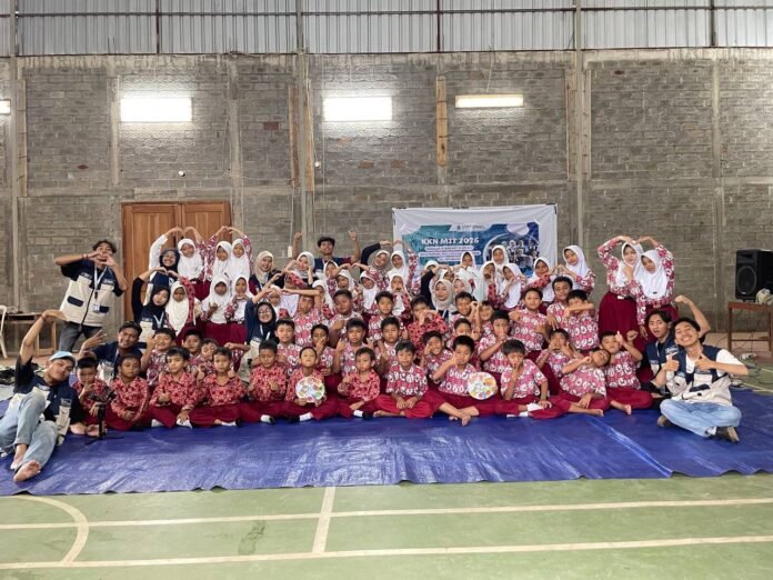 Isi piringku gizi seimbang KKN UINWS