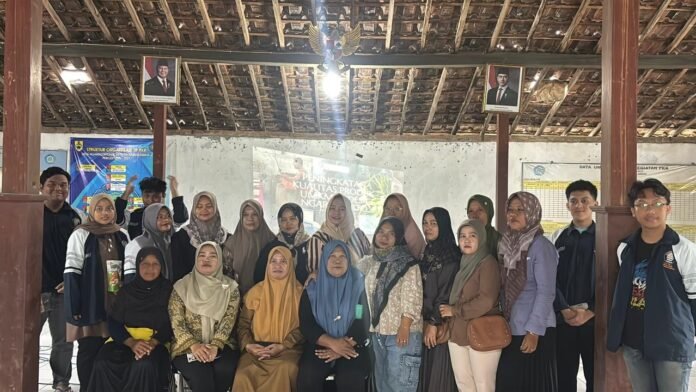 KKN UNDIP bersama pelaku umkm ikan asin