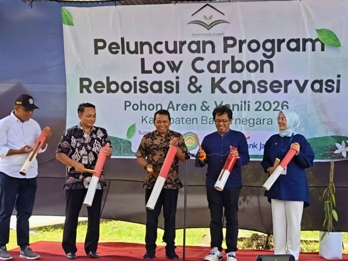 Bank Jateng mendukung peluncuran program low carbon, reboisasi, dan konservasi di Kabupaten Banjarnegara, Kamis (29/1/2026). (Foto : Dok Bank Jateng)