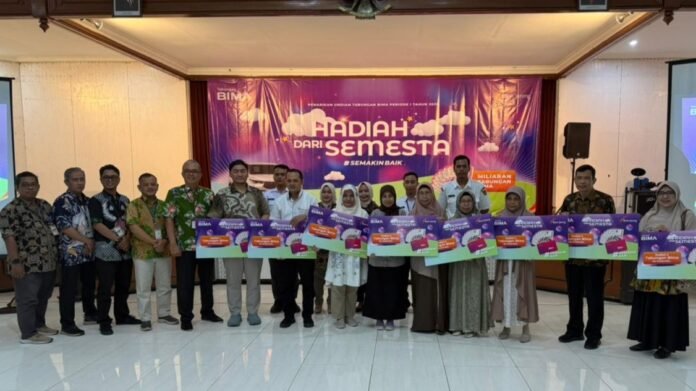 Bank Jateng Cabang Purwokerto melaksanakan serah terima hadiah Undian Tabungan BIMA Periode I Tahun 2025 sebagai bentuk apresiasi nyata kepada para nasabah setianya pada Rabu (14/1/2026). (Foto : Dok Bank Jateng)