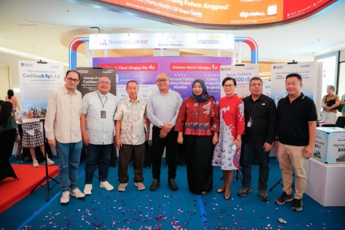 Regional CEO Bank Mandiri Region VII/Jawa 2, Iwan Tri Imawan saat menghadiri Mandiri Nusantaratour Pesta Wisata 2026, yang digelar pada 6–8 Februari 2026 di East Atrium DP Mall Semarang. (Foto : Dok Bank Mandiri)