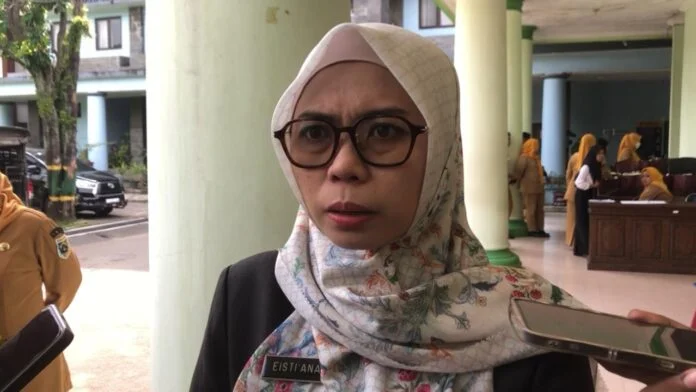 Bupati Demak, Eisti’anah, saat menjelaskan arah kebijakan penataan pesisir yang tengah dikawal pemerintah pusat dan provinsi. (Foto : Sam)