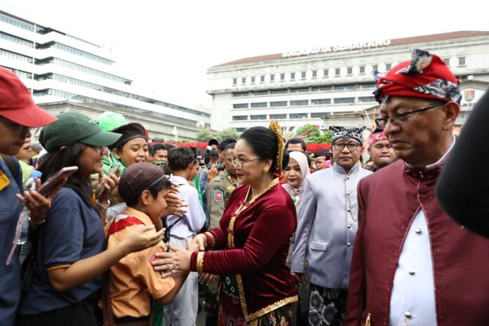 Wali Kota Semarang, Agustina Wilujeng saat menghadiri tradisi tahunan Dugderan. (Foto : Dok Pemkot Semarang)