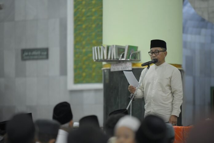 Wakil Wali Kota Iswar Aminuddin hadir bersama jajaran Forkopimda memulai rangkaian agenda rutin tahunan Tarawih Keliling (Tarling) Ramadan 1447 H putaran pertama di Masjid Agung Semarang (Masjid Kauman) pada Rabu (18/2/2026). (Foto : Dok Pemkot Semarang)