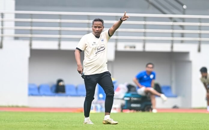 Pelatih PSIS Semarang Andri Ramawi