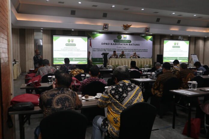 Universitas Wahid Hasyim bekerja sama dengan Sekretariat DPRD Kabupaten Batang menyelenggarakan Workshop bertajuk “Optimalisasi Peran DPRD dalam Penguatan Regulasi Daerah Pro-Investasi, Berbasis Lingkungan, dan Berkeadilan Sosial” pada 20–22 Februari 2026. (Foto : Dok Unwahas)
