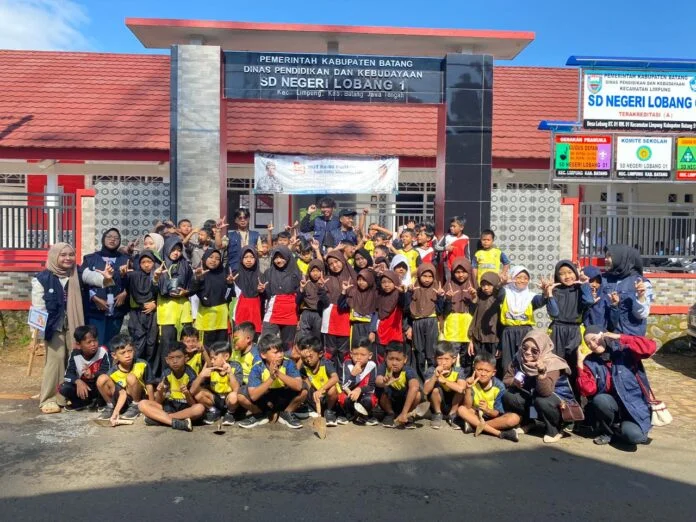 KKN UIN WS SDN Lobang 01 Gelar Tanam Toga