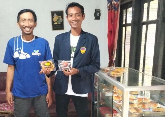 Mahasiswa KKN UPGRIS kelas Karyawan