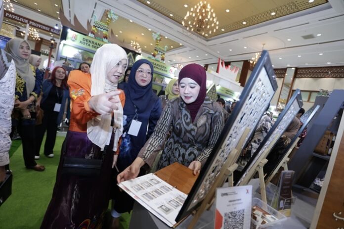 Ketua Dekranasda Jawa Tengah, Nawal Arafah Yasin ketika di acara pameran Inacraft 2026 di Jakarta