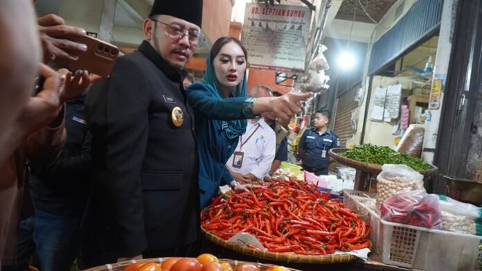 Wali Kota Tegal ketika sidak di pasar