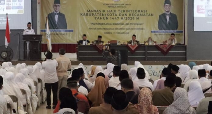 Calon Jemaah Haji yang mengikuti manasik