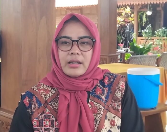 Latri Listyowati, Ketua Komisi B DPRD Karanganyar.