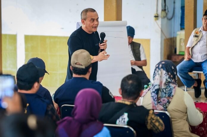 Gubernur Jateng Ahmad Luthfi ketika memimpin rakor