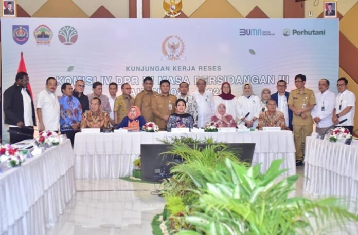 Bupati Tegal ketika menerima kunjungan Komisi IV DPR RI