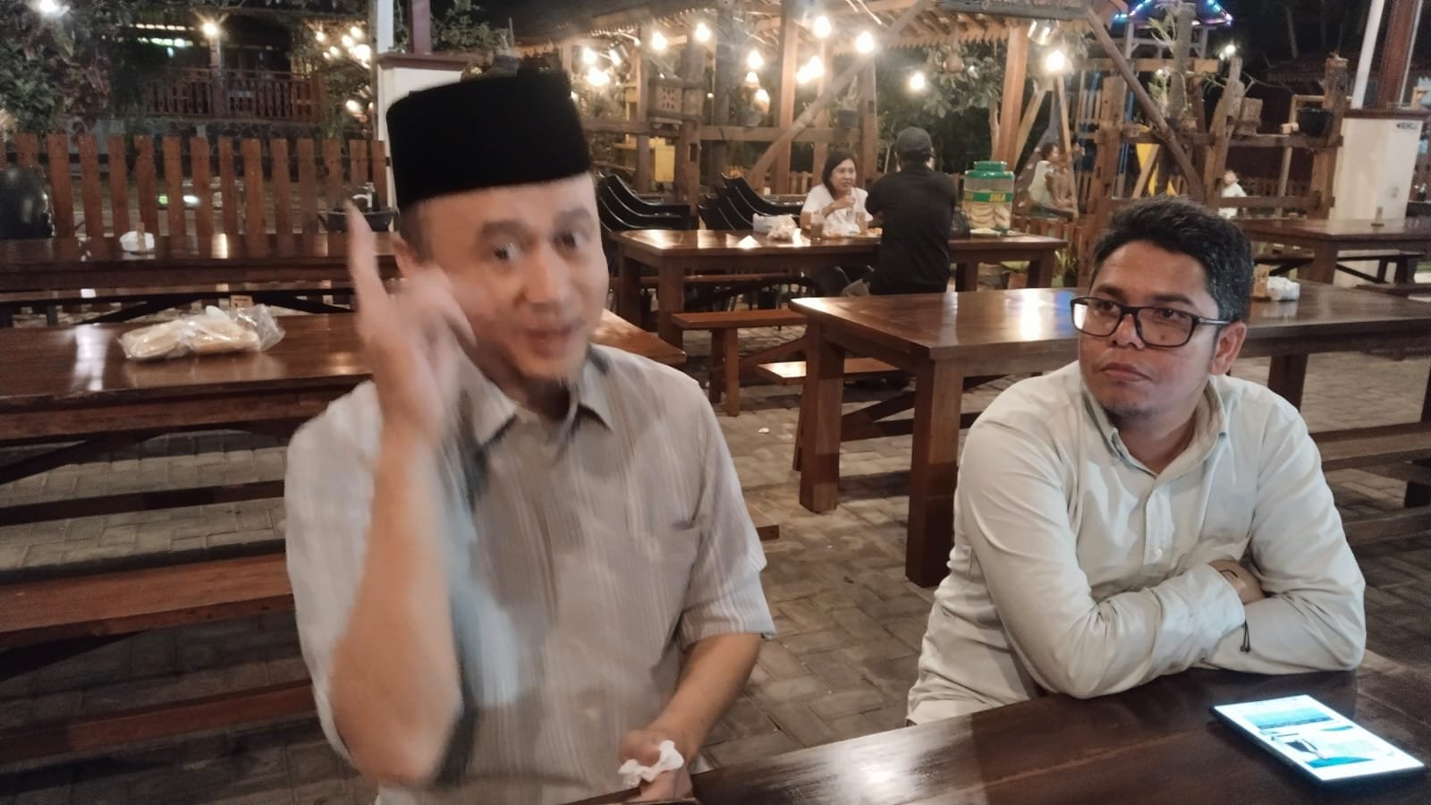 Andrian saat memberikan keterangan kepada wartawan. Andrian saat memberikan keterangan kepada wartawan.