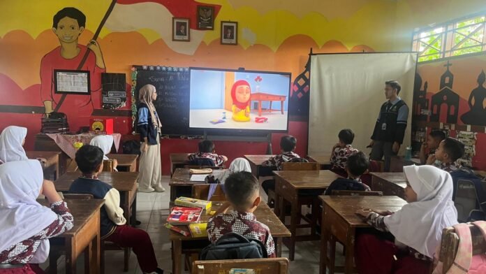 KKN UIN WS edukasi jajanan sehat di SD