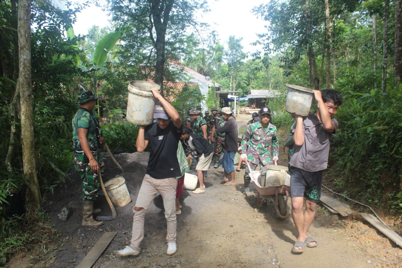 Kodim Kebumen TMMD Reguler ke-127 Kodim 0709 di Desa Somagede Kebumen. (Foto : Dok Kodim 0709 Kebumen)