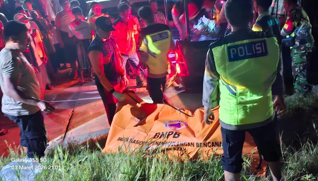 Kapolres Demak Kapolres Demak AKBP Arrizal Samelino Gandasaputra memberikan arahan kepada Bhabinkamtibmas jajaran Polres Demak di Aula Wicaksana Laghawa terkait peningkatan kewaspadaan dan langkah preventif menjaga kamtibmas selama bulan Ramadan. (Foto: Sam)