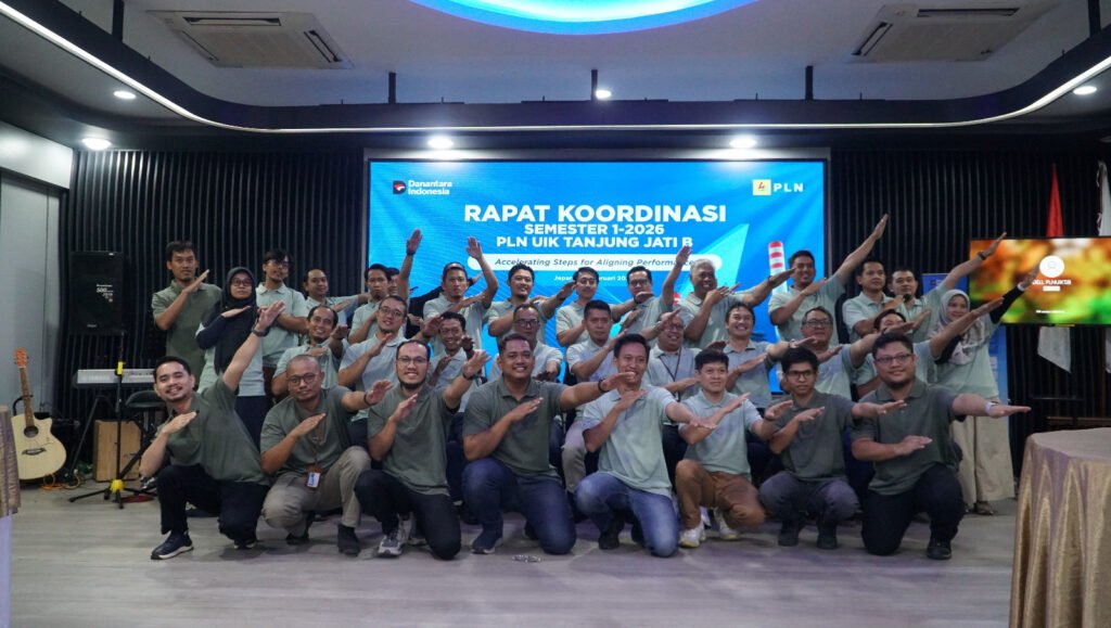 Foto bersama seluruh peserta Rapat Kerja Semester I Tahun 2026 di PLN UIK Tanjung Jati B. (Foto : Dok PLN)