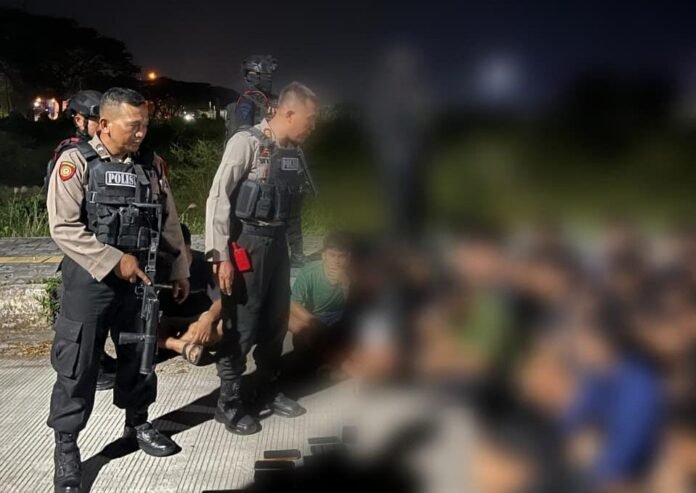 Polres Demak mengamankan ratusan remaja yang diduga terlibat aksi balap liar di kawasan Terminal Baru, Jalan Lingkar Demak, Minggu (15/3/2026) dini hari. (Foto : Sam)