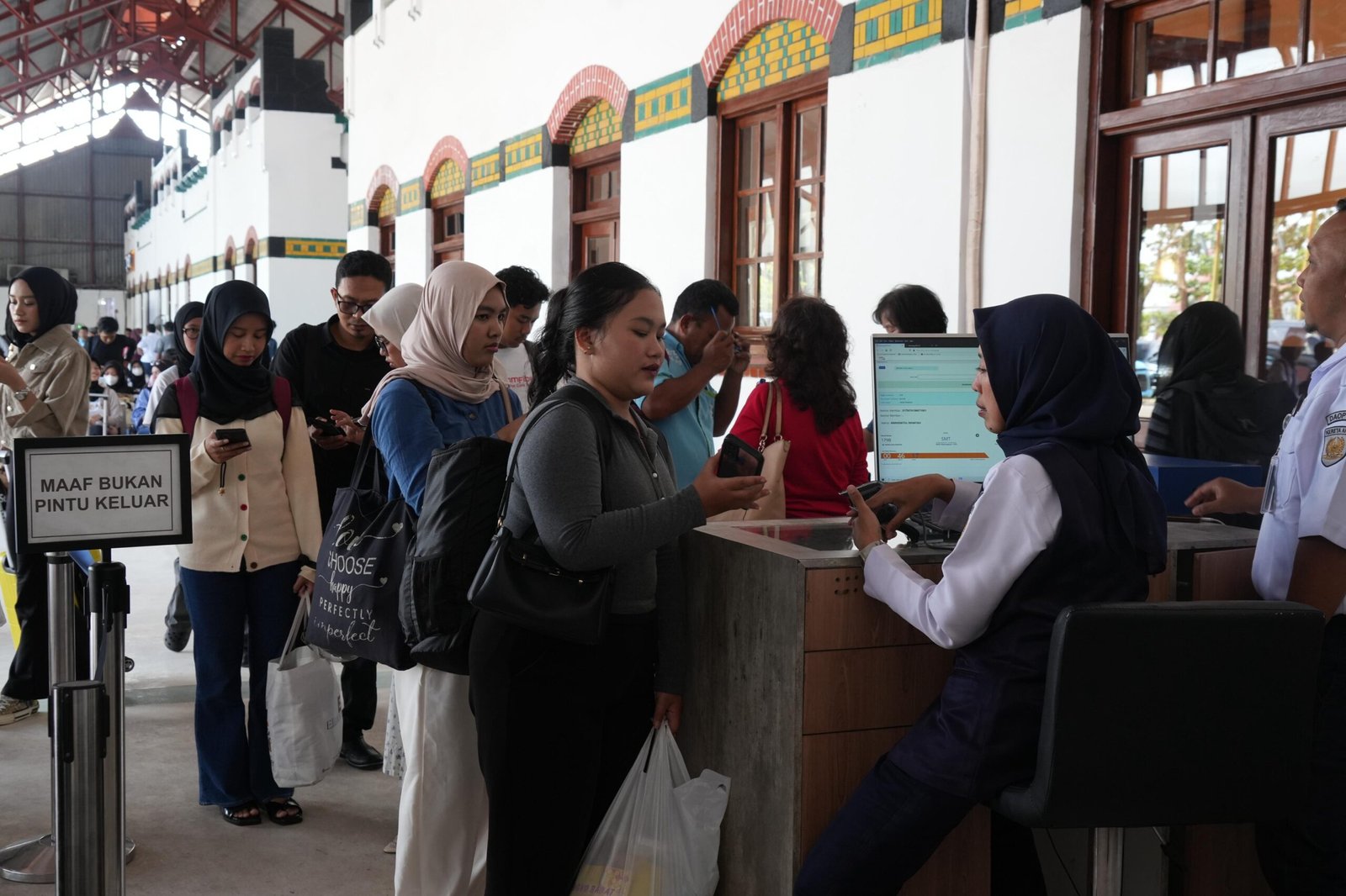 KAI Mobilitas penumpang di wilayah KAI Daop 4 Semarang. (Foto : Dok KAI)