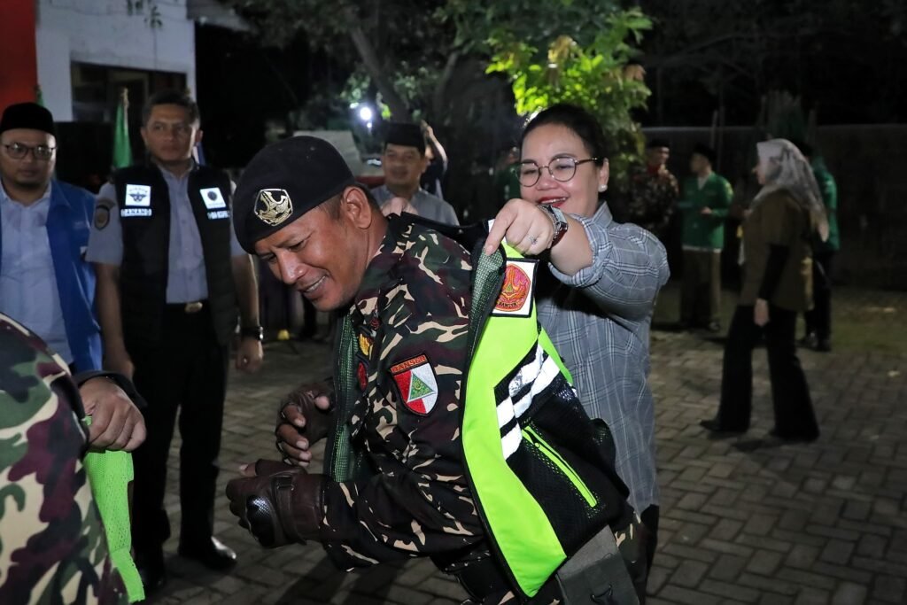 Wali kota Semarang, Agustina Wilujeng, menghadiri peresmian Posko Mudik Lebaran yang didirikan oleh GP Ansor dan Banser Kota Semarang di kawasan Mangkang Kulon, Kecamatan Tugu, Senin (16/3/2026). (Foto : Dok Pemkot Semarang)