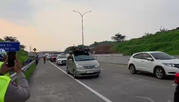 Suasana pembukaan one way lokal di Tol Semarang, Rabu (18/3/2026). (Foto: Dok Jasa Marga)