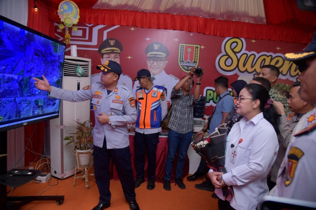 Wali Kota Semarang, Agustina Wilujeng bersama jajaran Forkopimda Rabu (18/3/2026) melakukan pemantauan langsung ke sejumlah posko pelayanan mudik. (Foto : Dok Pemkot Semarang)