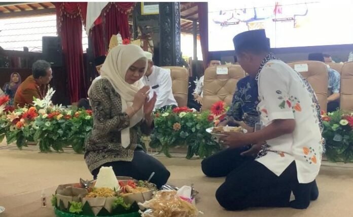 Selamatan dan doa bersama dalam rangka memperingati Hari Jadi ke-523 Kabupaten Demak Tahun 2026, Jumat (27/3/2026). (Foto : Sam)