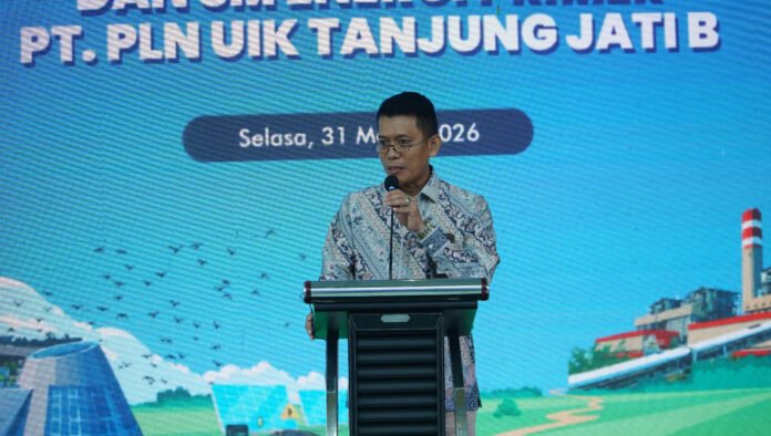 General Manager PLN UIK Tanjung Jati B, Andi Makkasau, menyampaikan sambutannya dalam acara halal bi halal PLN UIK Tanjung Jati B. (Foto : Dok PLN