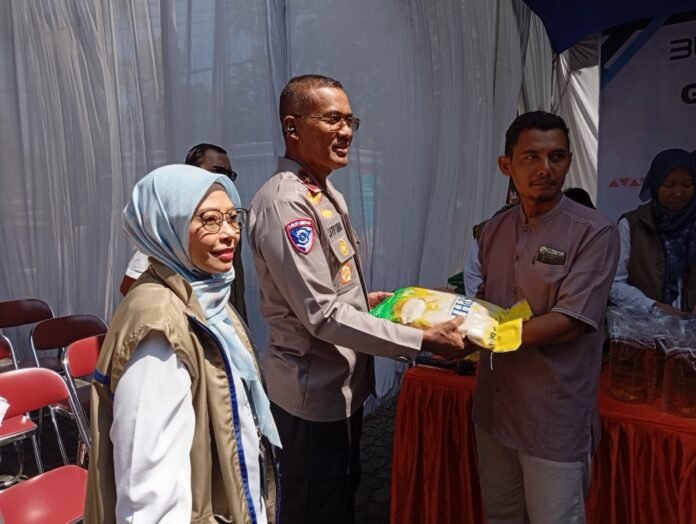 Perum Bulog Kantor Wilayah Jawa Tengah bersama Kepolisian Daerah Jawa Tengah menggelar Gerakan Pangan Murah (GPM). (Foto : Dok JN)