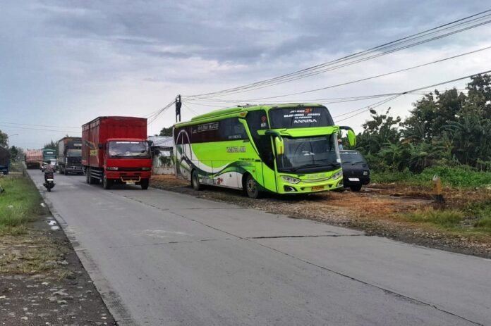 Jalan Provinsi Demak tampak mulus